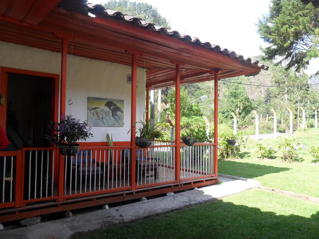 Hostal Rio Arabia - Valle De Cocora Hotel Salento Exterior foto